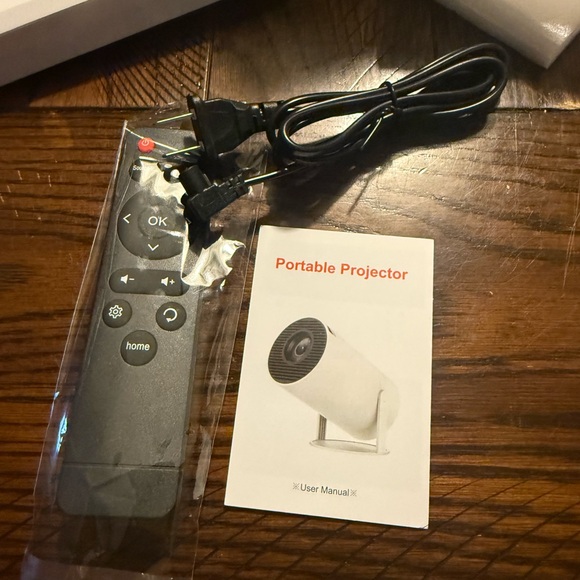 Source Unknown White Portable Projector - Picture 3 of 5